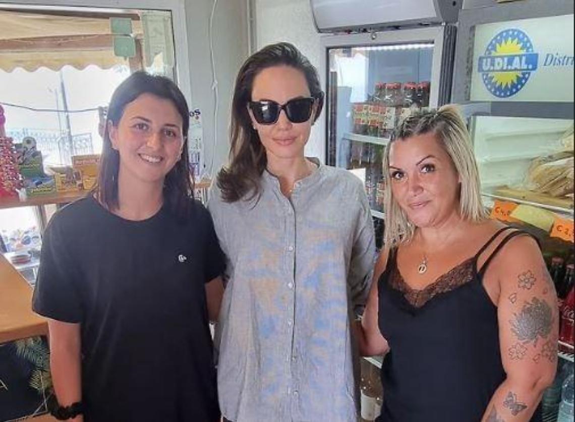 Angelina Jolie a Rocca Massima per il Volo dell'Angelo