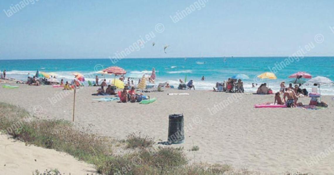 Dramma in spiaggia a Fondi, perde la vita un 70enne