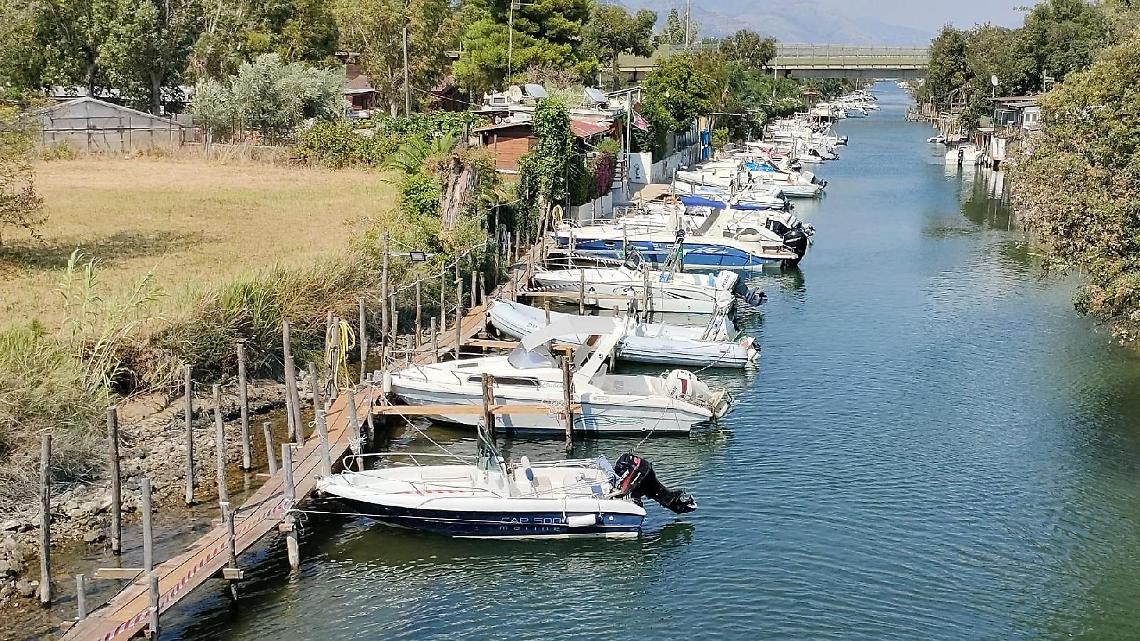 Il porto canale senza regole, scatta il sequestro