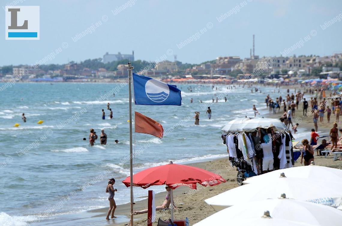 Rischiano di annegare, salvati tre turisti di origine belga al Lido