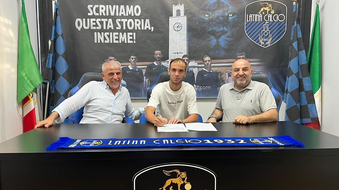 Alessio Riccardi è un nuovo giocatore del Latina, vestirà la maglia numero 30