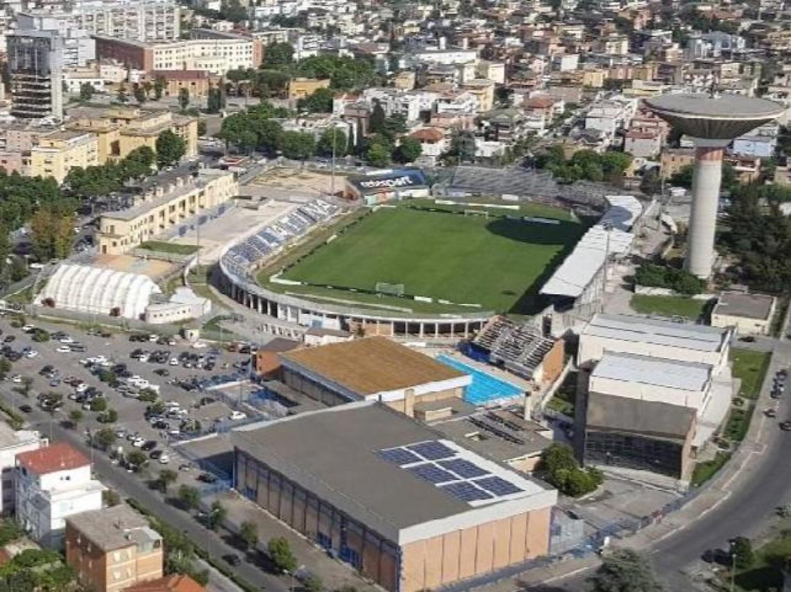 Piscina, la beffa del mutuo. La banca bussa al Comune