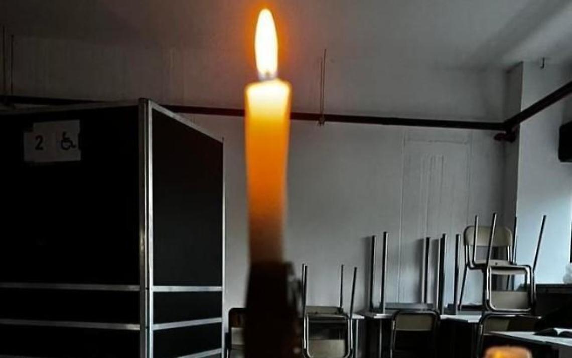 Elezioni politiche, blackout: si vota a lume di candela