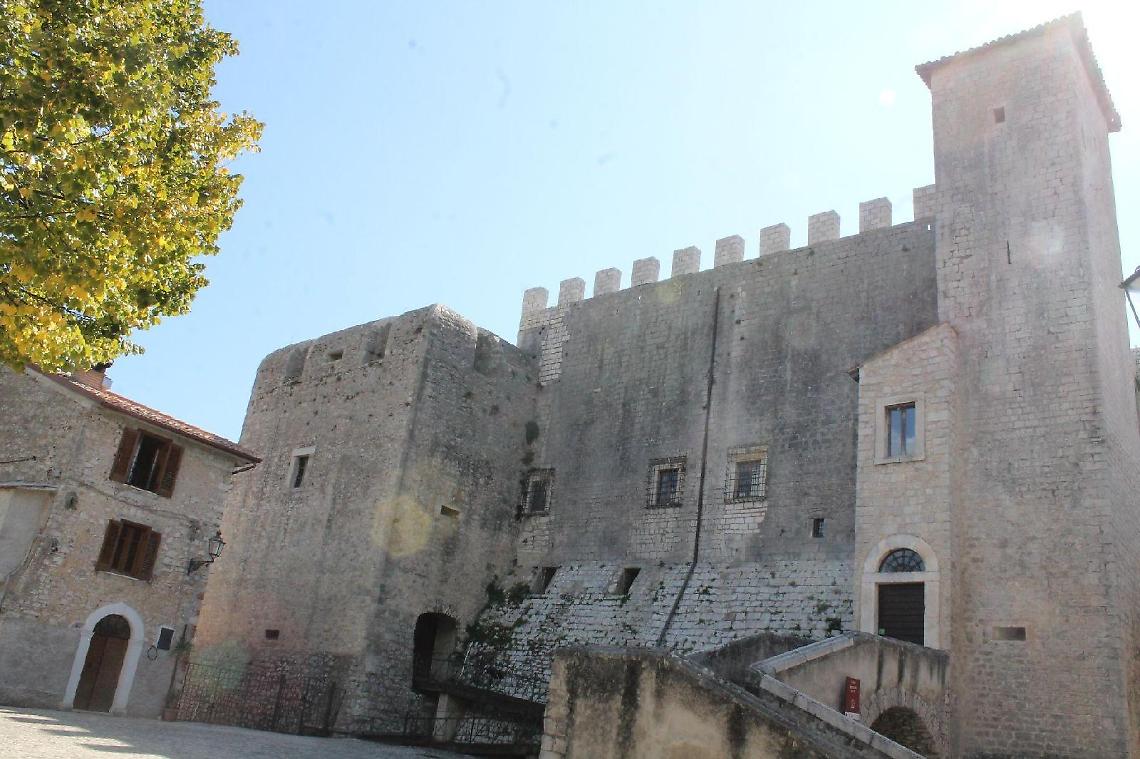 Al Castello arriva la ristampa di "Maenza fra Cucina, Poesia e Pittura"