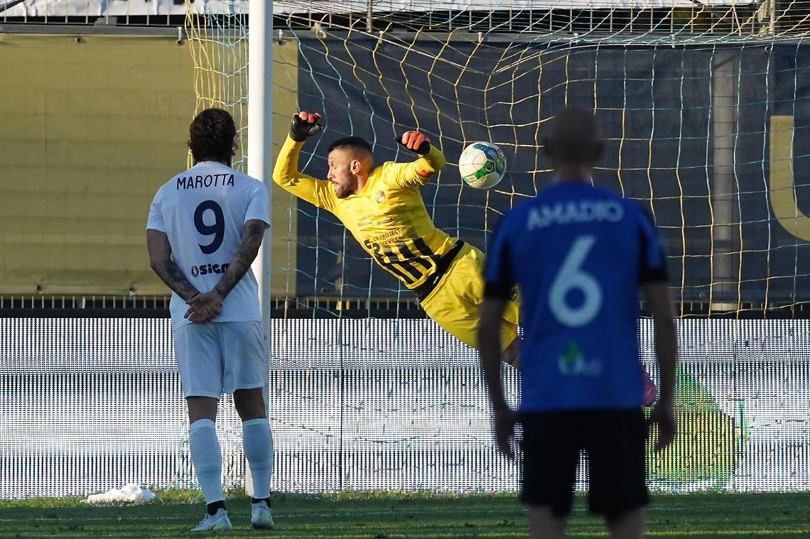 Un Latina da favola, Viterbese demolita con cinque gol