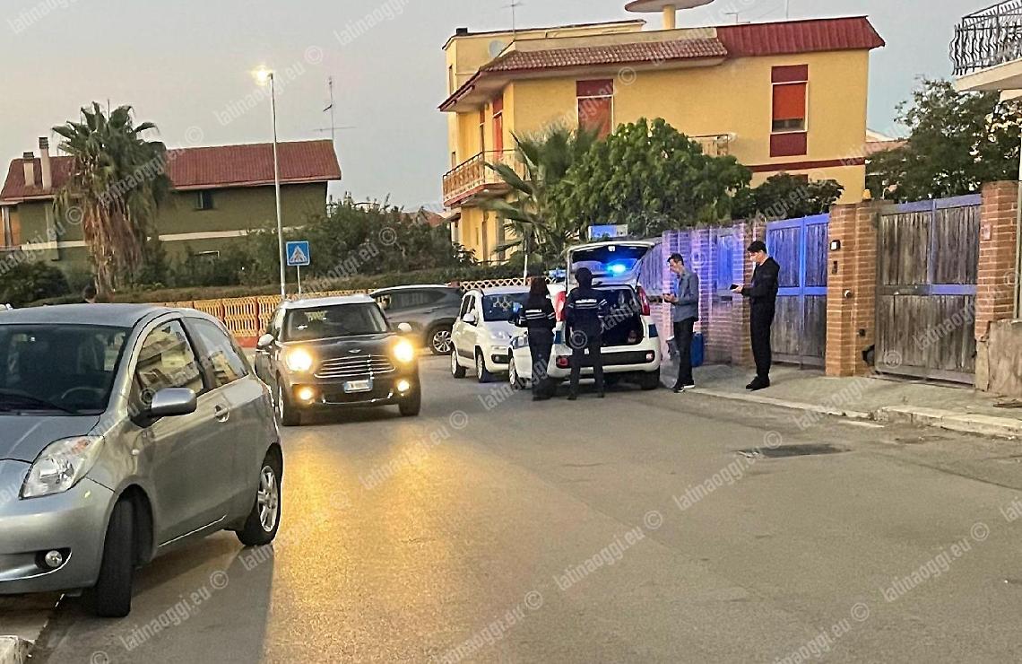 Cade dal monopattino per colpa di una buca, ferito un adolescente