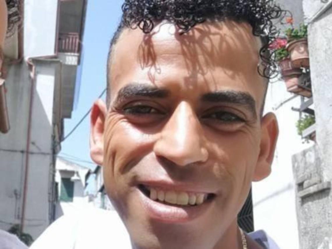Si schianta in auto nella notte, Davide muore a 34 anni