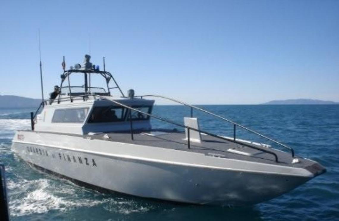 Pesca sotto costa non consentita, sequestro: pesce donato in beneficenza