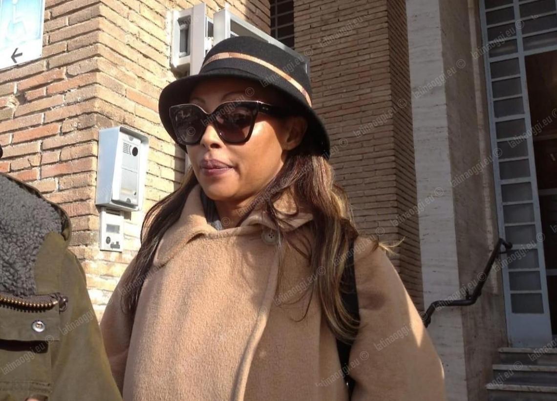 Karibu, Lady Soumahoro resta ai domiciliari