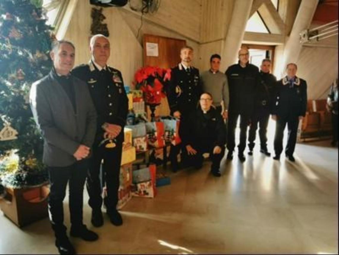 Beni alimentari in dono alla Caritas, il gesto dei carabinieri