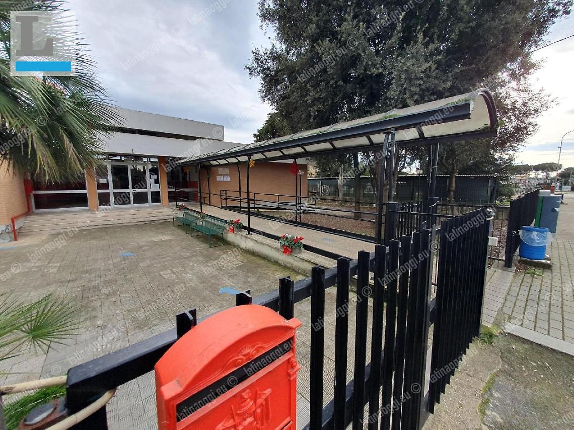 Un'altra scuola nel mirino dei ladri: rubati i computer