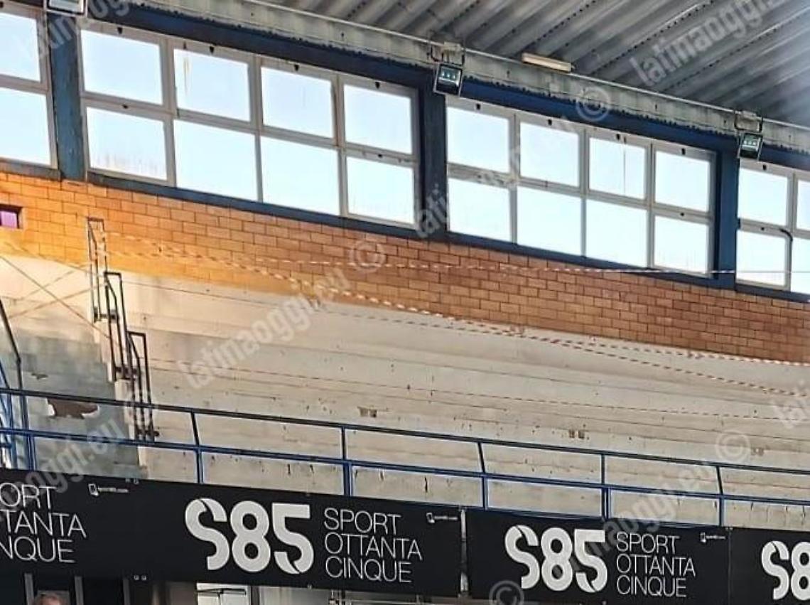 Ancora una tegola per la piscina: tribune giudicate inagibili