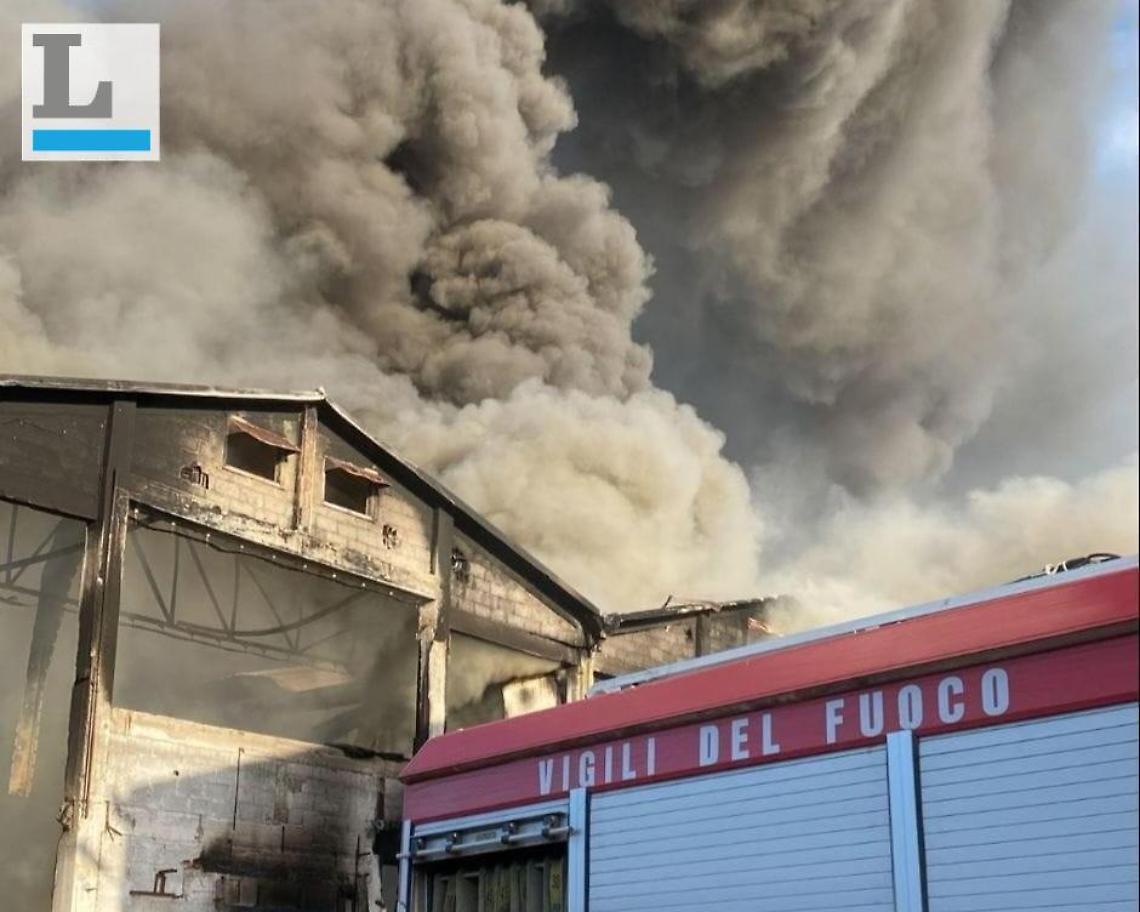 I vigili del fuoco: «L'intero sito dell'ex dogana va bonificato»