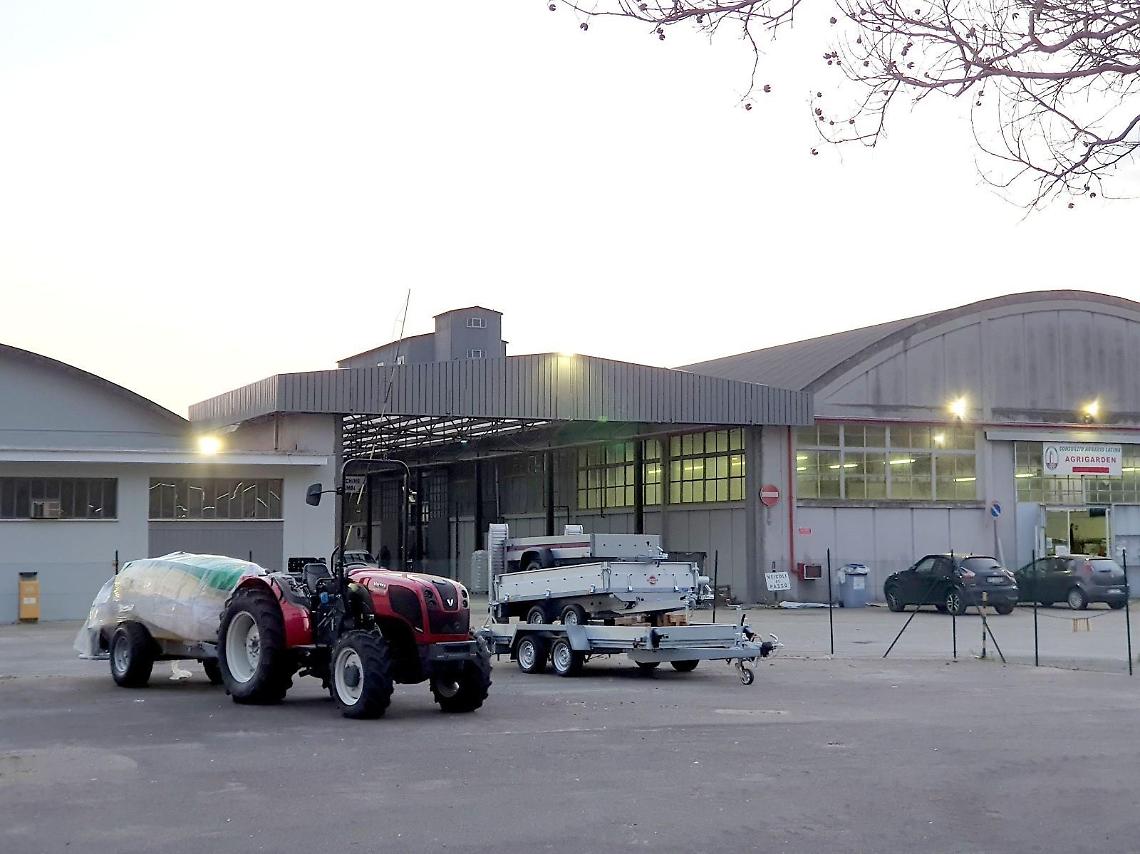 Furto di trattori sventato nella notte Ladri in fuga dal Consorzio Agrario