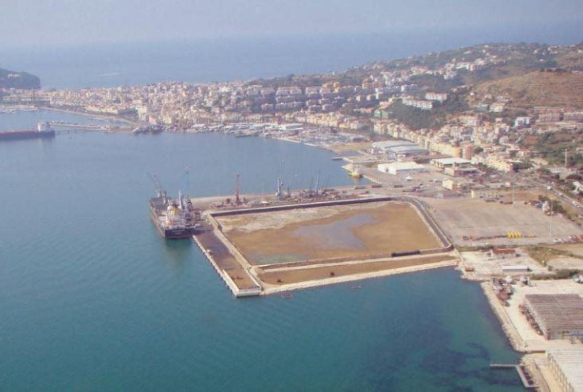 Merci in arrivo dal Regno Unito  con maxi evasione da 8 milioni