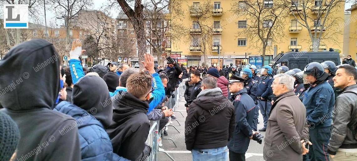 Latina sconfitto, scatta la contestazione degli ultras che parlano con il mister