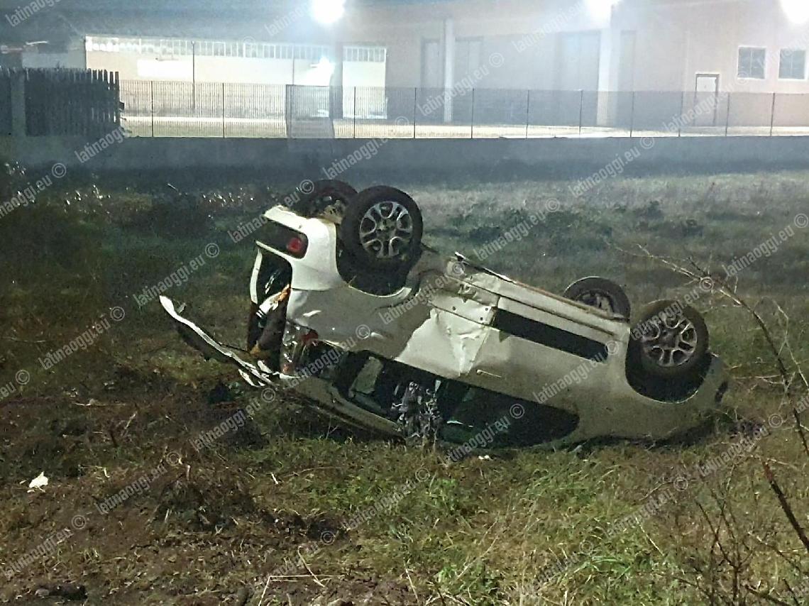Finì fuori strada con l'auto: era stato speronato