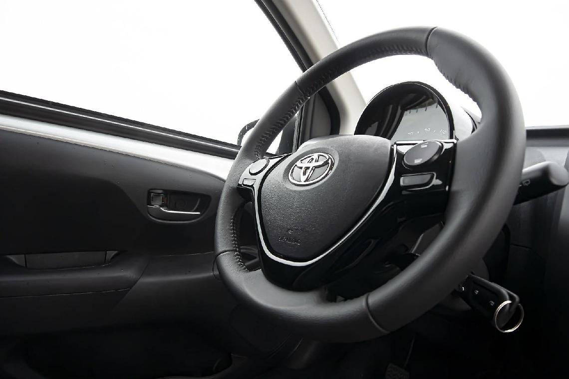 È essenziale utilizzare ricambi originali sulla mia Toyota?