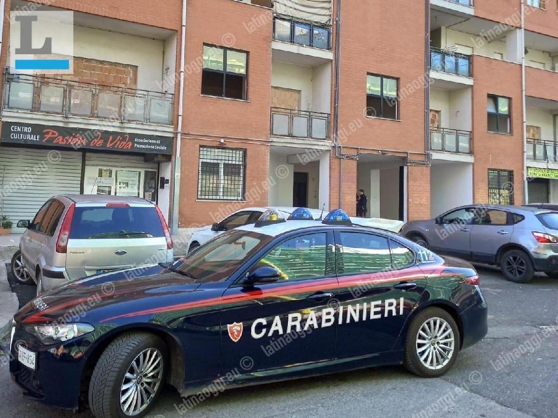 Sparatoria in via Parigi, ferito un giovane: è caccia all'uomo