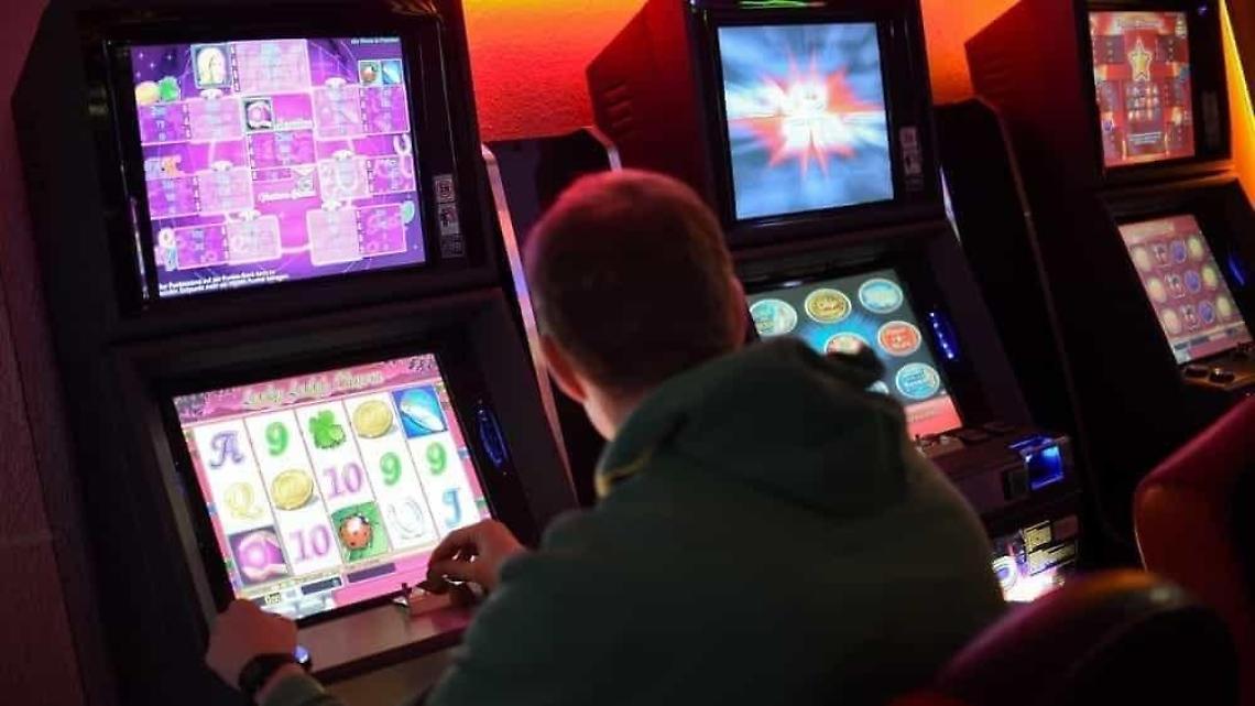 Gioco d'azzardo in aumento, giovani sempre pi&ugrave; a rischio