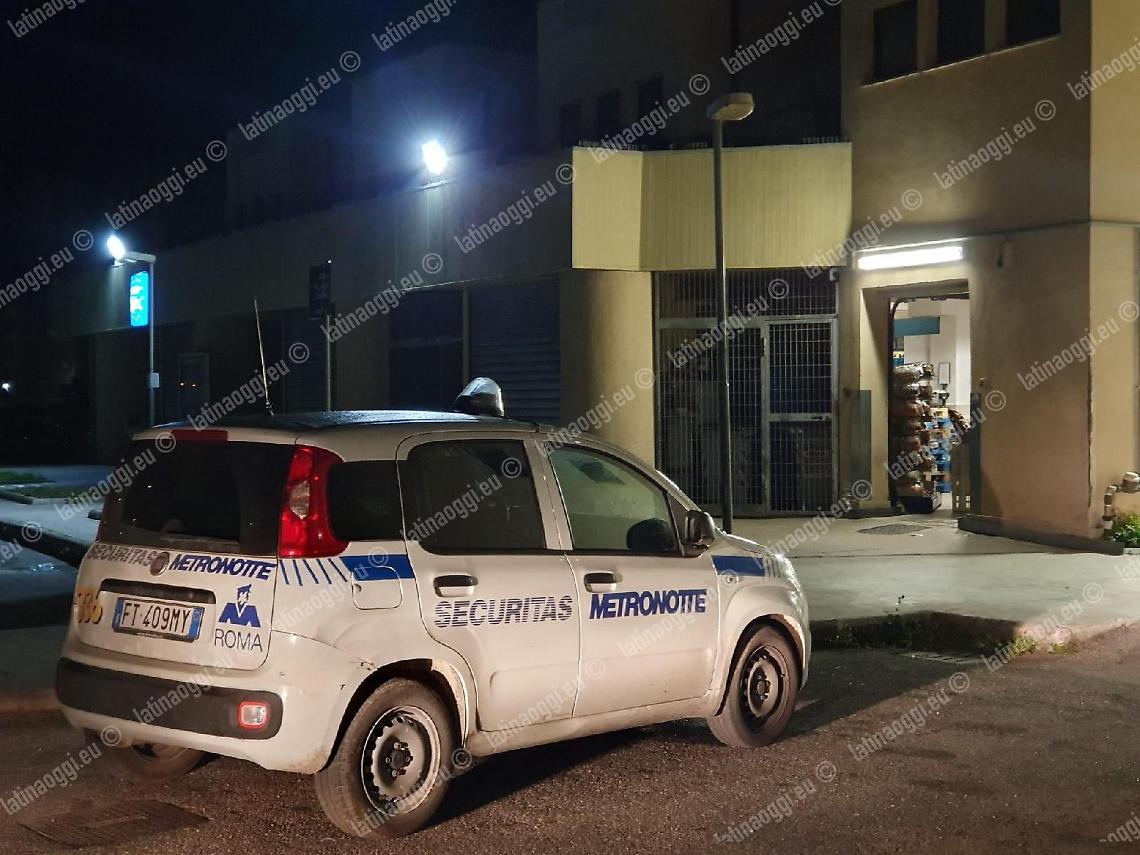 Banda del buco in azione. Fallisce il colpo all'Eurospin
