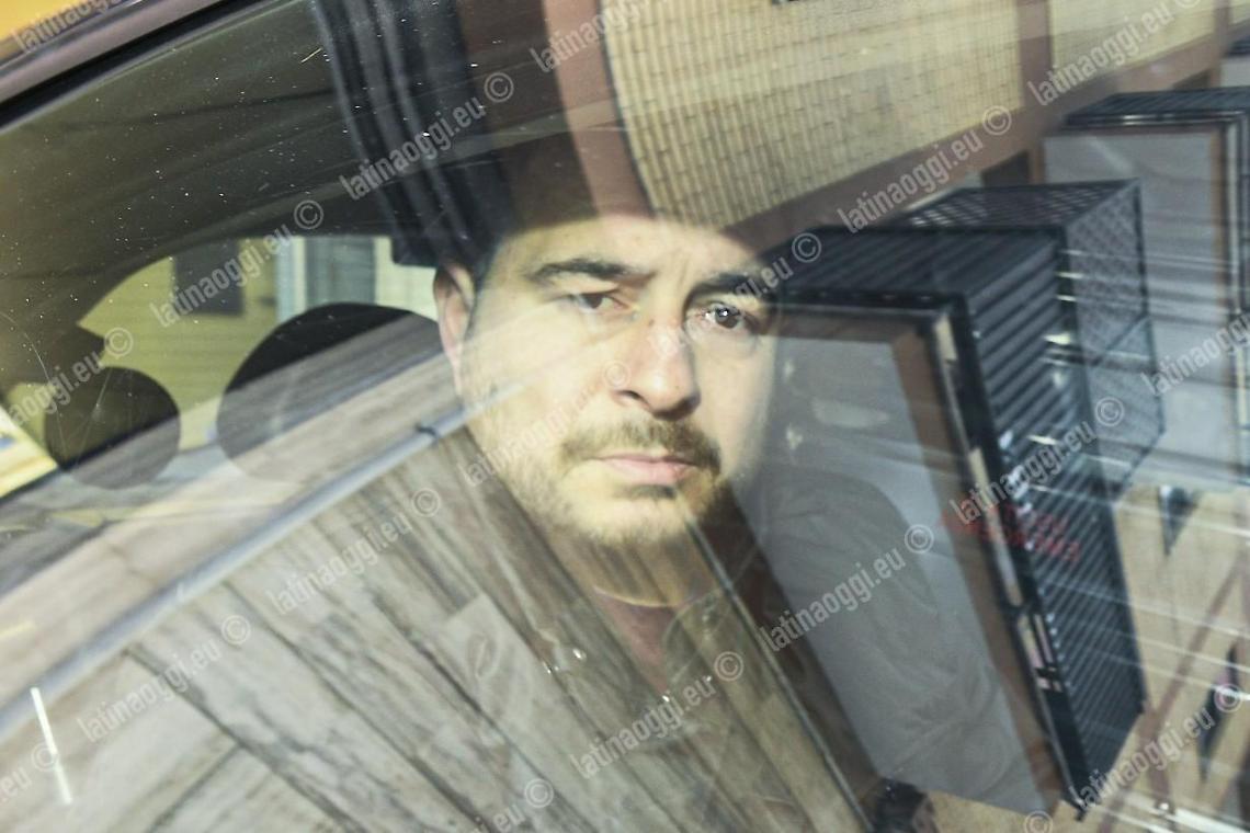 Omicidio nel vivaio, l'abbraccio all'amico dopo gli spari