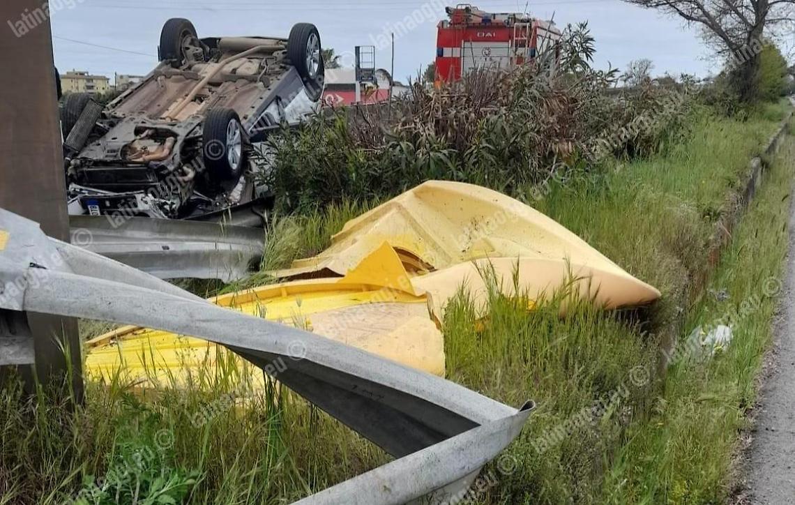 Si ribalta sulla Pontina, soccorso un uomo