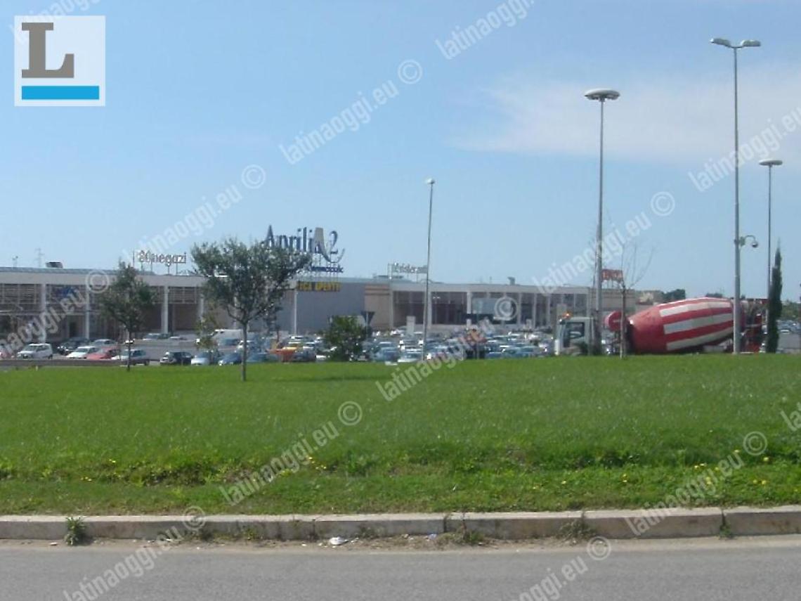 Fanno spesa e gli rubano il camper, turisti stranieri nel mirino dei ladri