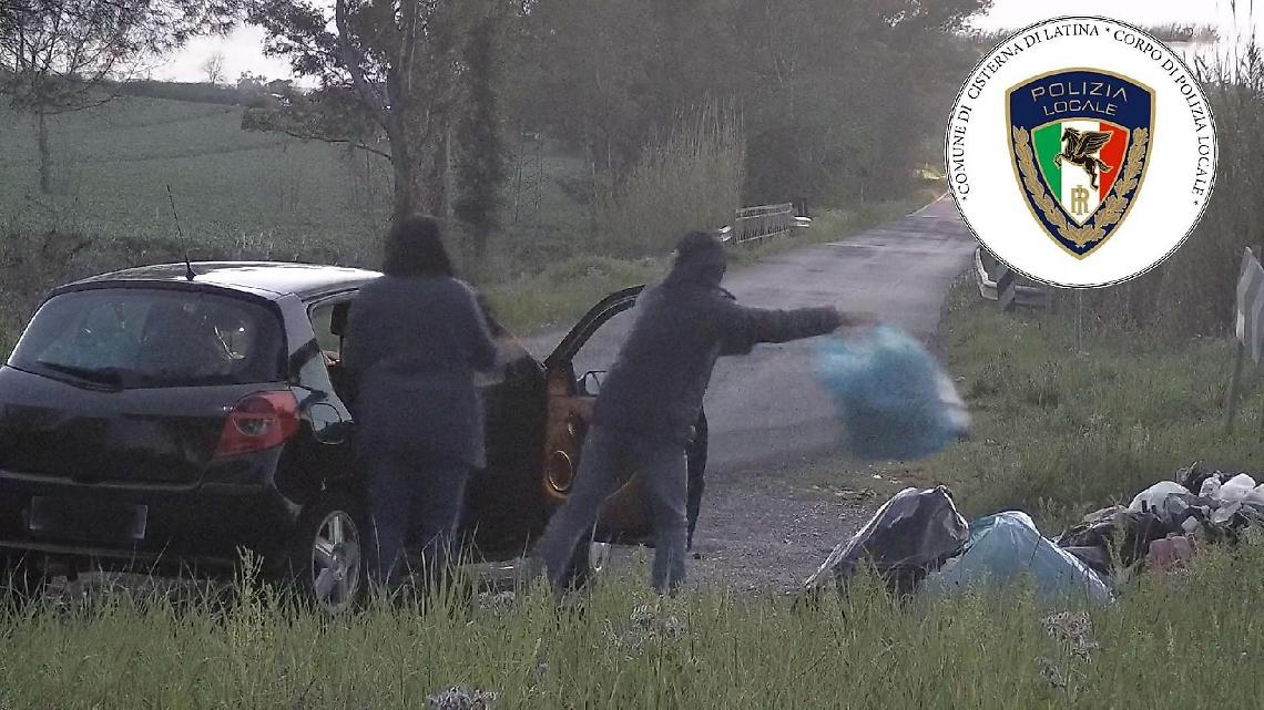 Scacco agli incivili dei cassonetti grazie alle fototrappole