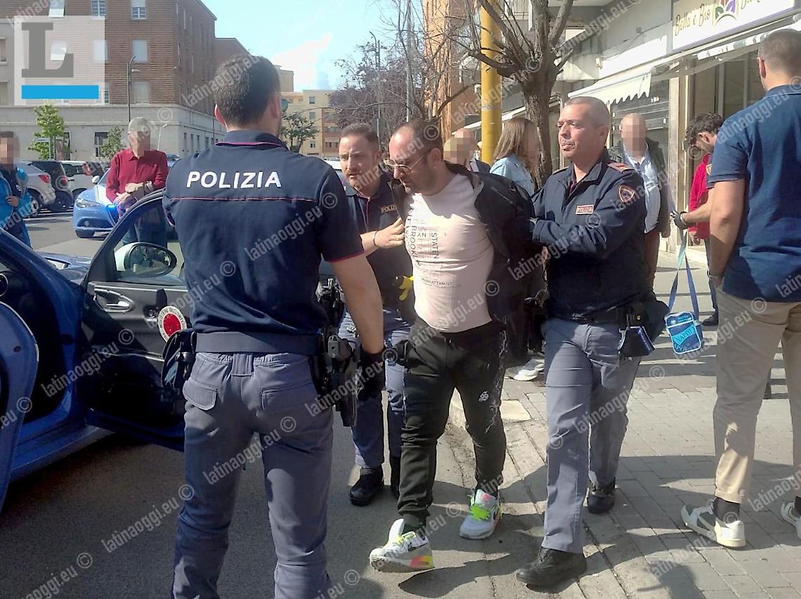 Rapina in centro, resta in carcere