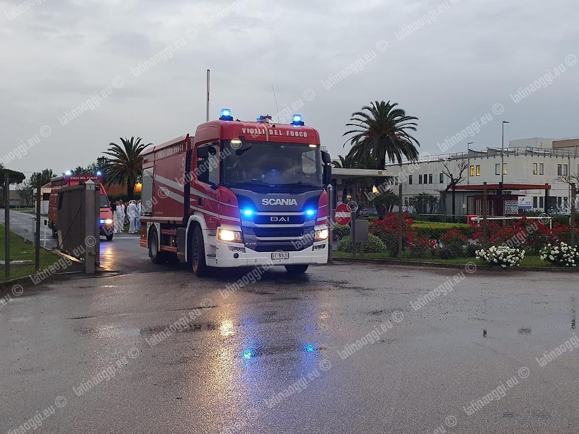 Esplode un macchinario nella Janssen, soccorso un operaio