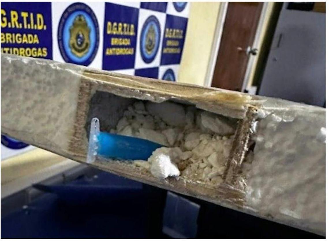 Chili di droga nelle tavole da surf, tra gli arrestati un ex consigliere