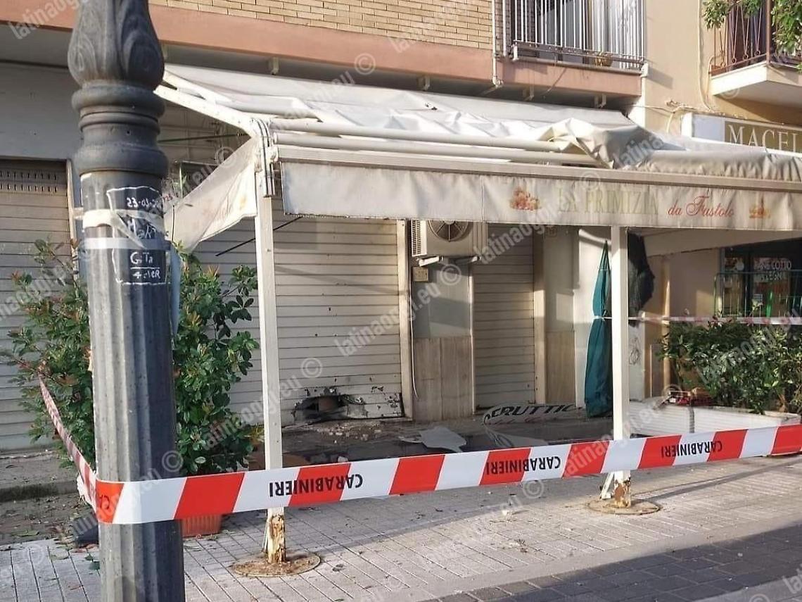 Esplosione in via Emanuele Filiberto, un avvertimento per intimorire
