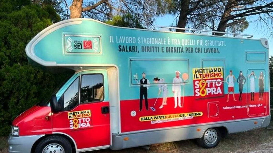 Turismo  sottosopra, arriva il camper Cgil