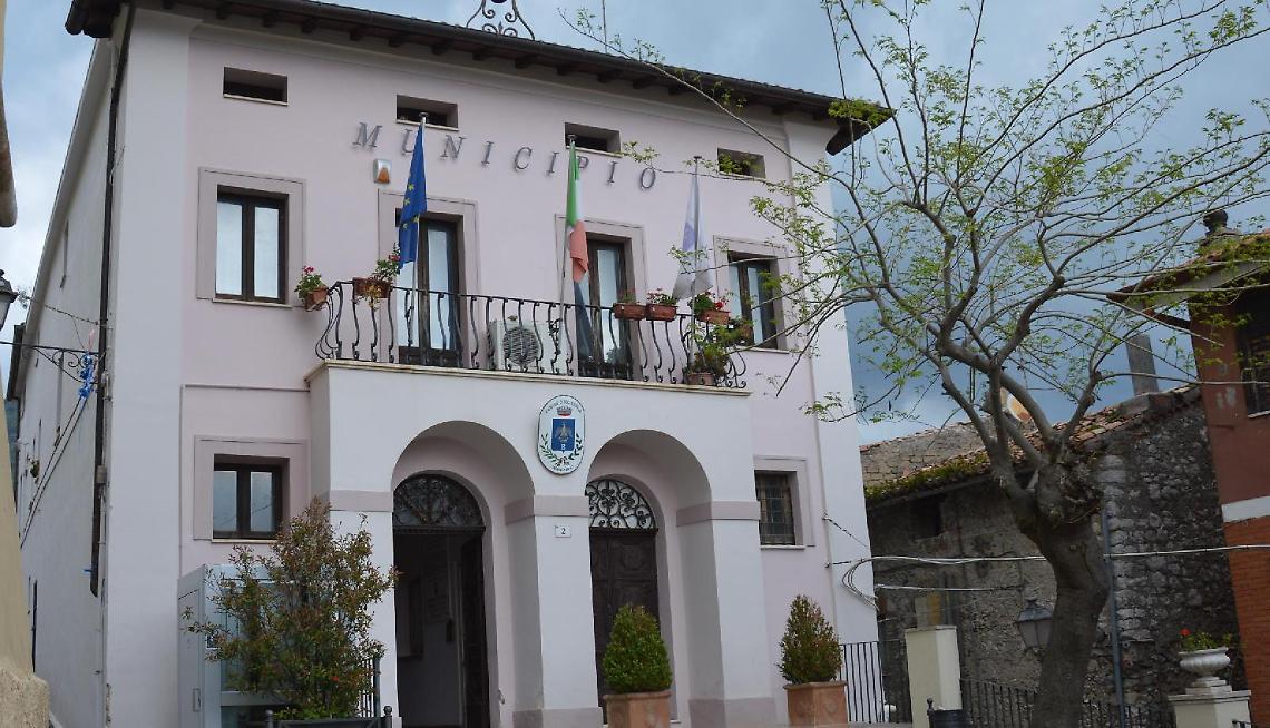 Vola, un decreto ingiuntivo blocca gli stipendi dei lavoratori