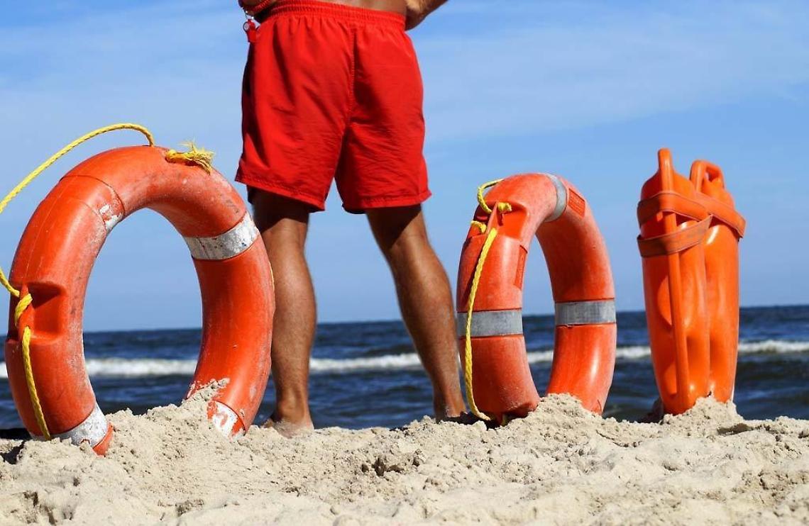 Mare mosso, tre salvataggi in poche ore alla Bufalara
