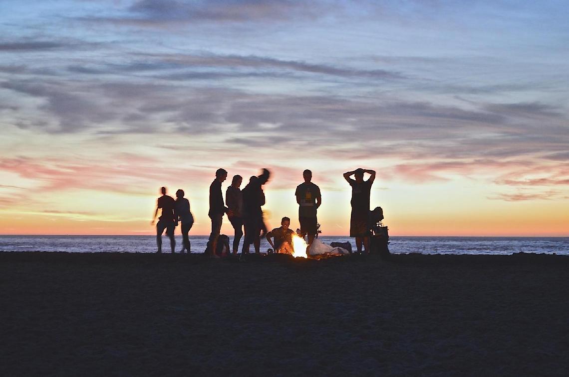 Niente falò o bivacchi in spiaggia per Ferragosto