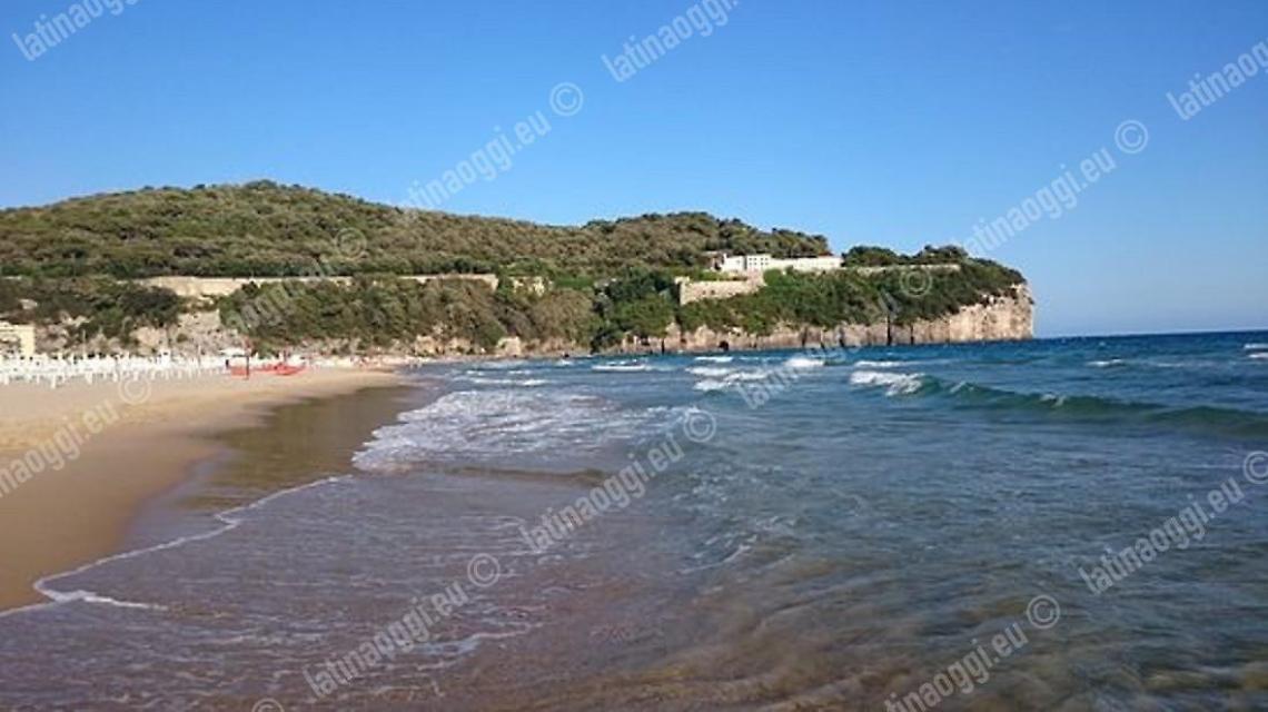 Caso spiagge, atti inaccessibili