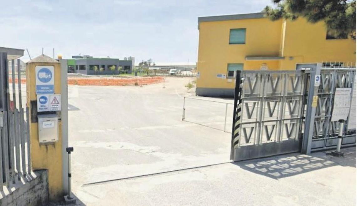 Sorprende i ladri e viene aggredito