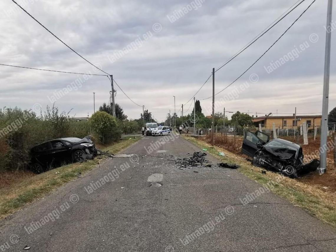 Frontale in via Vallelata, quattro persone ferite