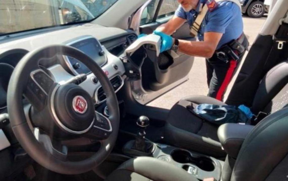 Pistole nell'auto, il 29enne non parla e resta in carcere