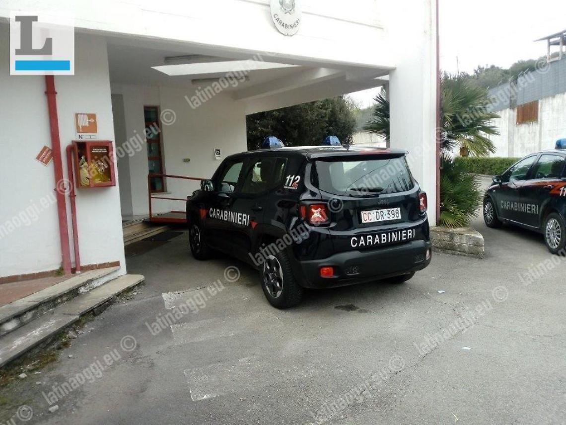 Casa contesa con la figlia, il padre taglia le utenze