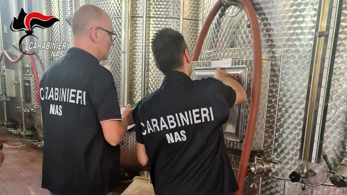 Carenze igieniche e strutturali, i Nas chiudono una cantina del sud pontino