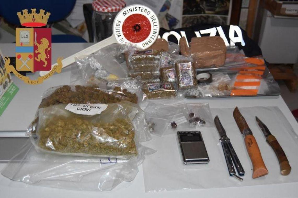 Hashish e marjuana nascosta tra le scatole alimentari, arrestato un 23enne