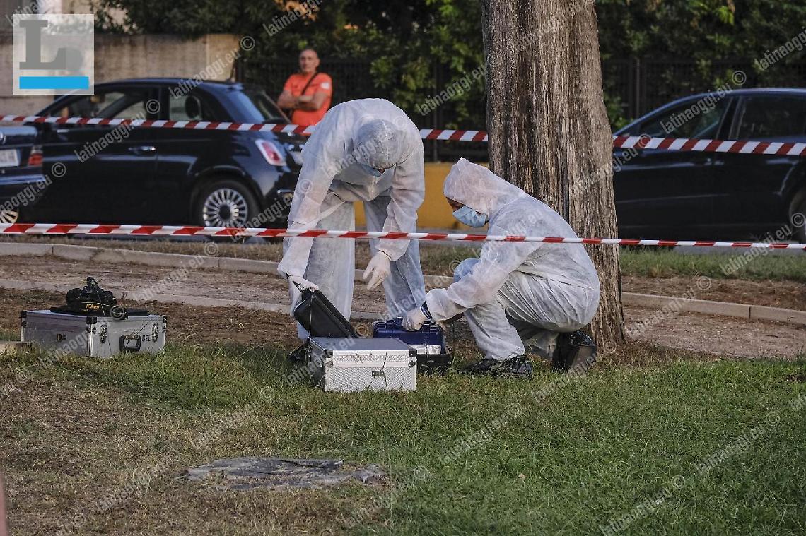 Si spara con la pistola d'ordinanza davanti alla Scuola Forestale
