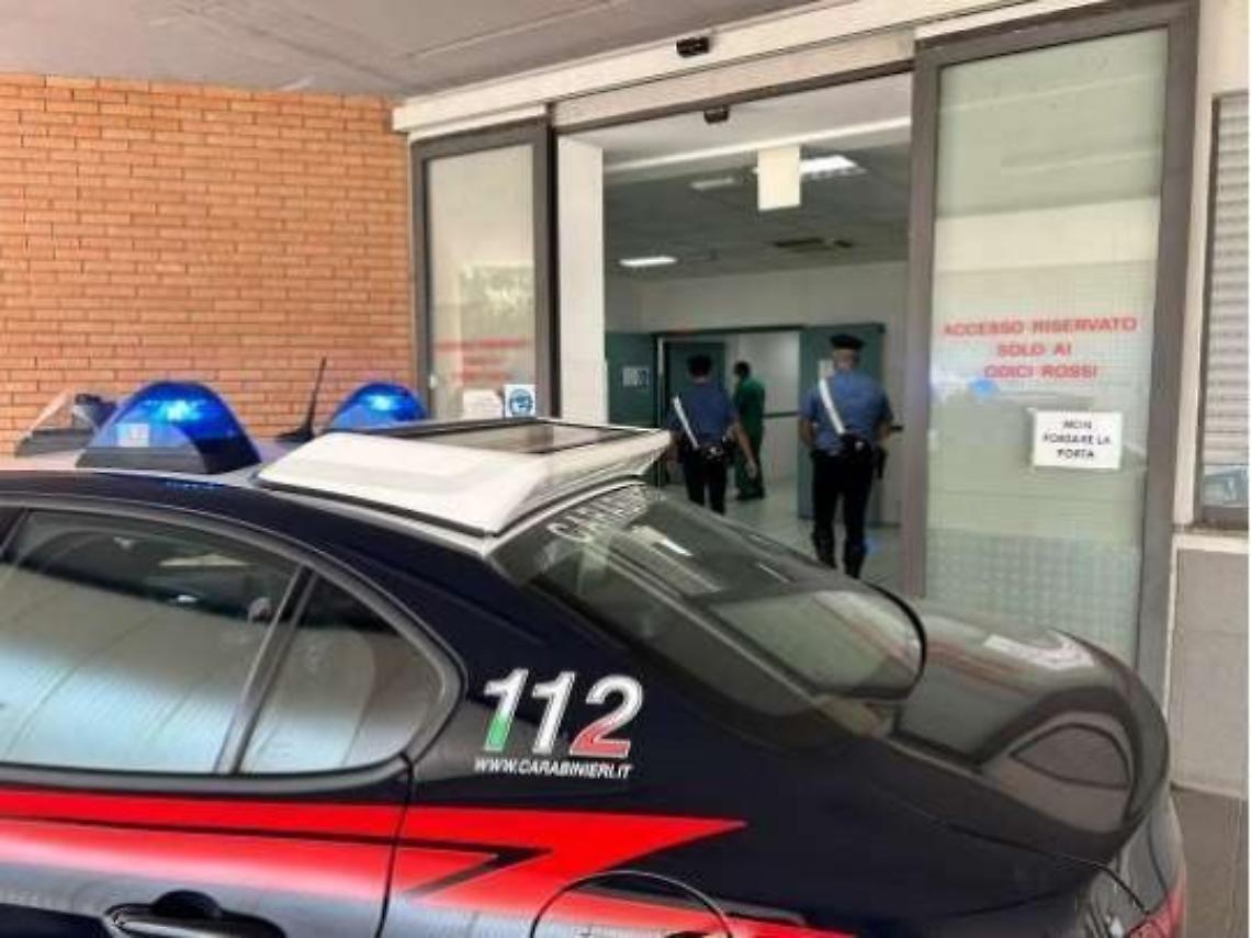 Minacce a pubblico ufficiale e interruzione di pubblico servizio, denunciati