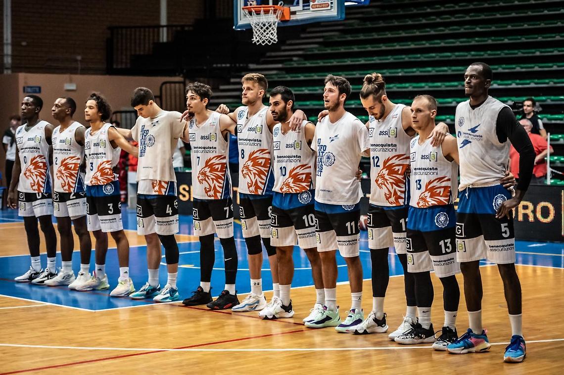 Troppo Cantù per la Benacquista. Nerazzurri ko all'esordio