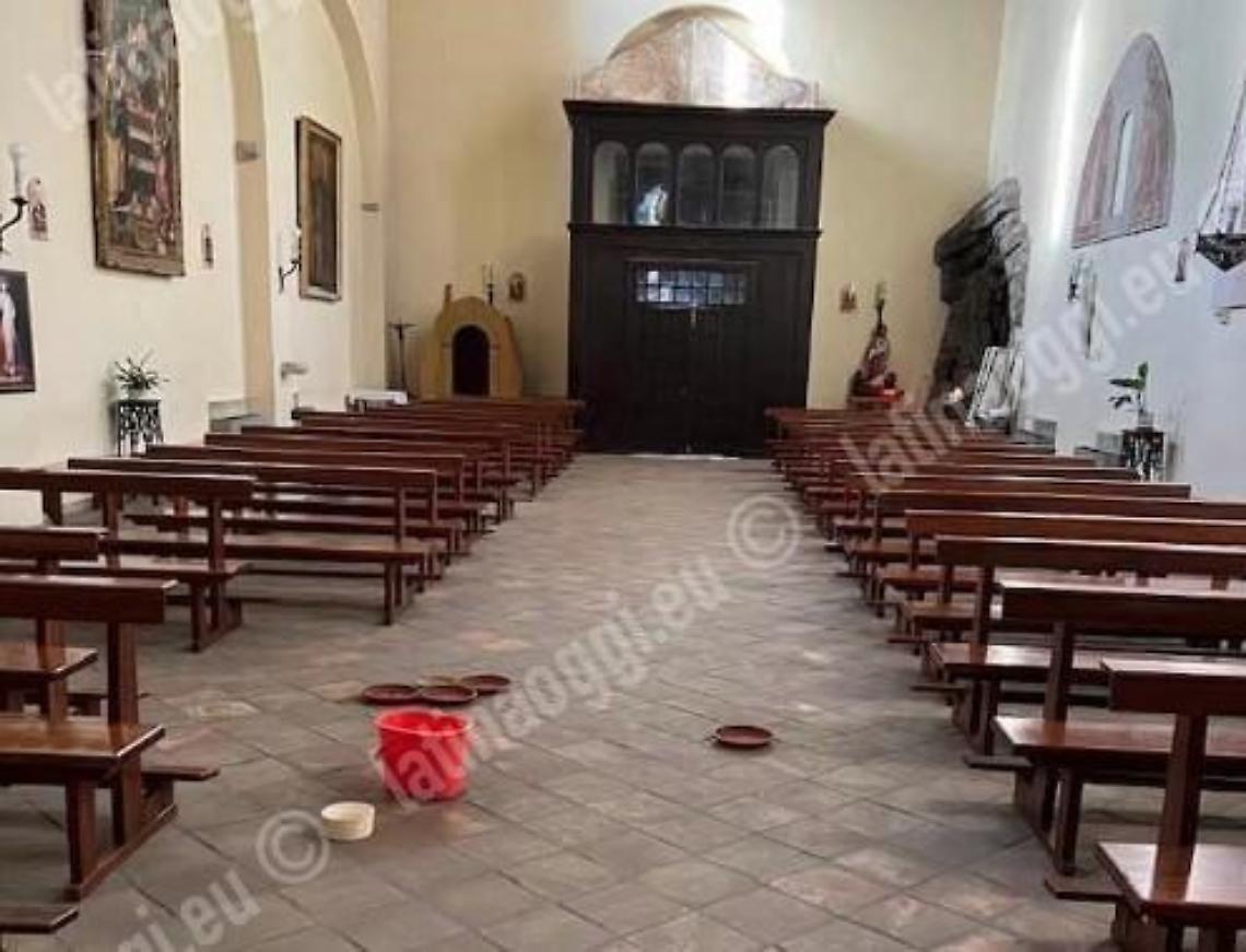 Celebrazioni religiose con l'ombrello all'Annunziata