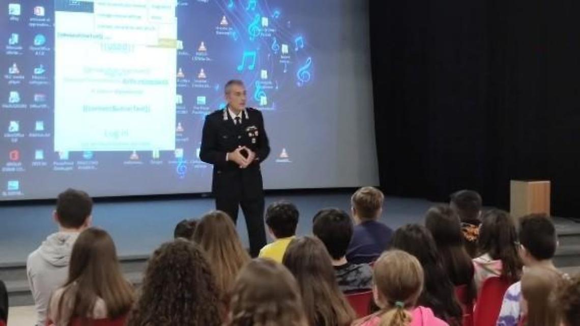 Bullismo e cyber bullismo, l'Arma incontra gli studenti