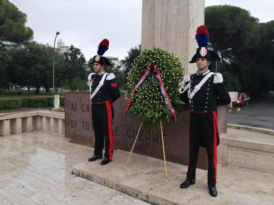 Caduti delle guerre, l'omaggio del comandante dei Carabinieri